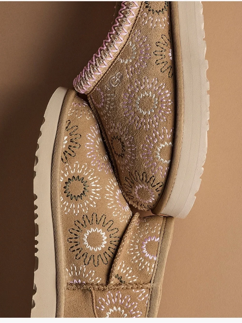 UGG colorful sun